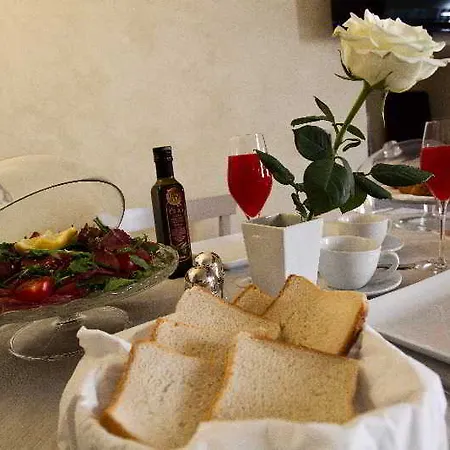 Residenza Lucina Hotel 2*