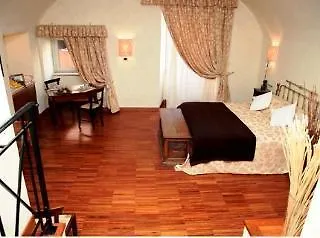 Отель Residenza Lucina 2*